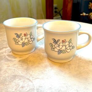 Set of 2 Chantilly Magnolia Gardenia Stoneware Coffee Teacups EUC